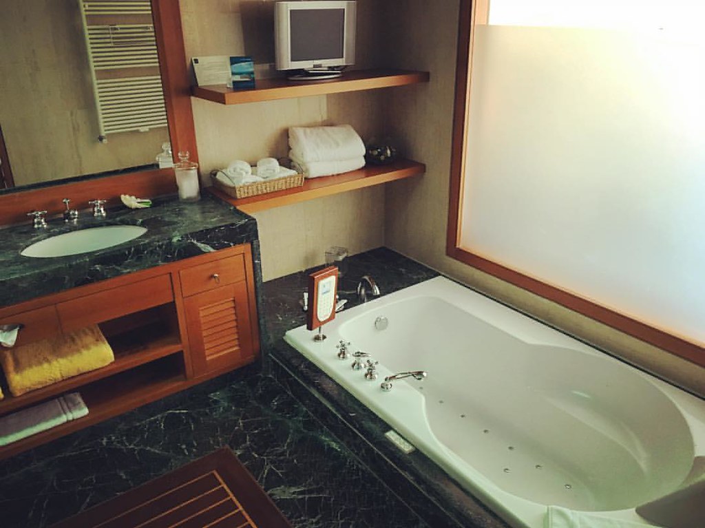 HOTELES EN ORLANDO CON JACUZZI ROOM