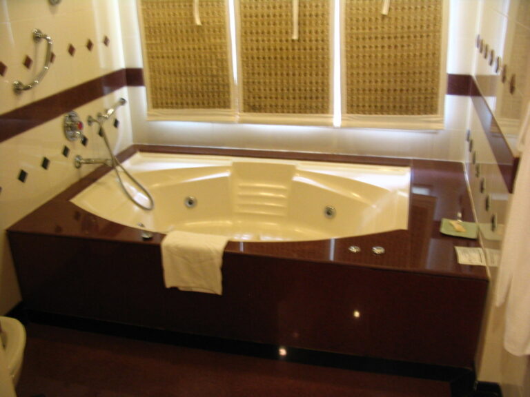 HOTELES ROMÁNTICOS CON JACUZZI EN LA HABITACIÓN EN ORLANDO